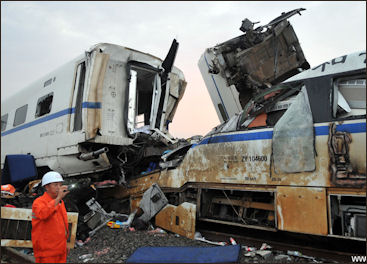 20111105-Xinhua Wenzhou train crash 358_291n.jpg